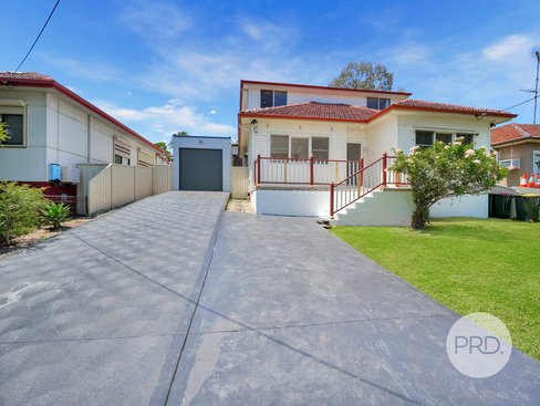 37 Farnsworth Avenue, CAMPBELLTOWN NSW 2560