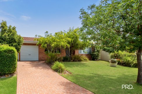 37 Ploughman Crescent, WERRINGTON DOWNS NSW 2747