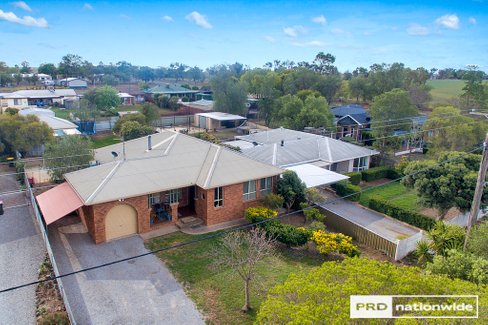 37 Railway Ave, DURI NSW 2344