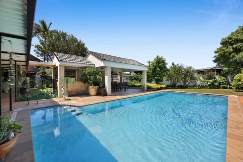 37 Spindle Street, Palm Beach QLD 4221