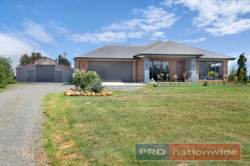 374 Wilsons Road, HADDON VIC 3351