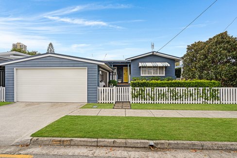 38 Acanthus Avenue, Burleigh Heads QLD 4220
