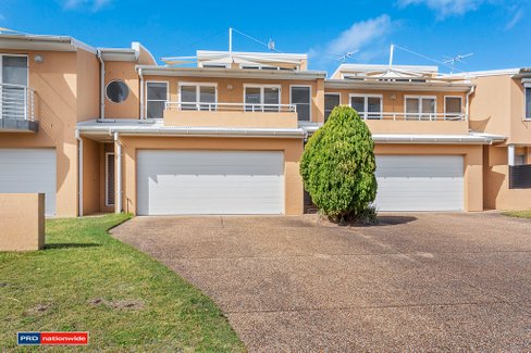 3/8 Ala Moana Way, FINGAL BAY NSW 2315