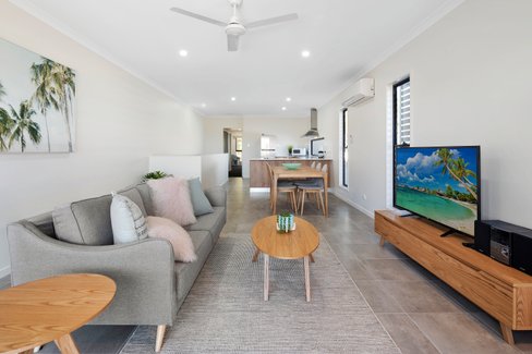38 Altmann Avenue, CANNONVALE QLD 4802