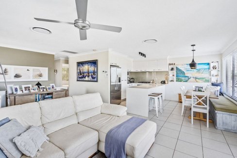 3/8 Barbet Place, Burleigh Waters QLD 4220