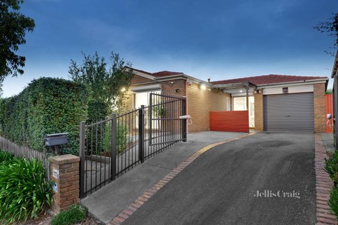 38 Bolwarra Street Chadstone 3148