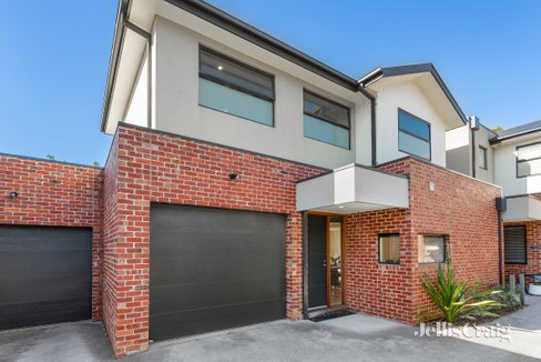 3/8 Brooks Crescent Diamond Creek 3089