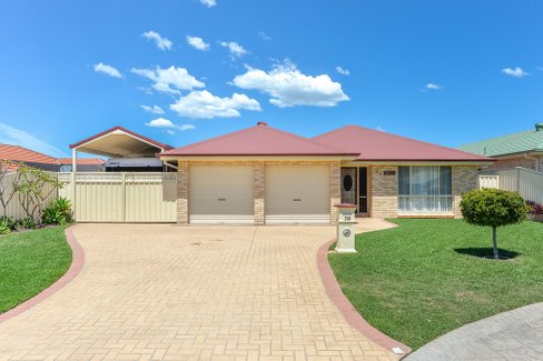 38 Denham Drive, HORSLEY NSW 2530