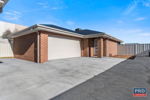3/8 Julian Court, EPSOM VIC 3551