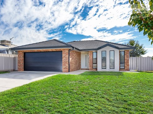 38 Mirrul Street, GLENFIELD PARK NSW 2650