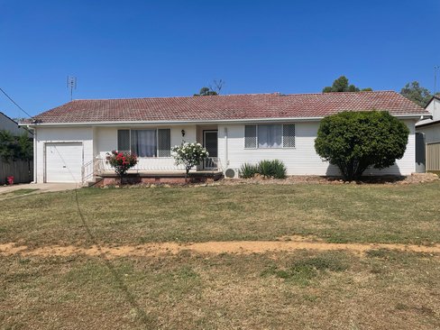 38 Nowland Avenue, QUIRINDI NSW 2343