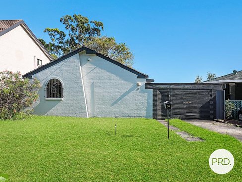 38 Oak Street, ALBION PARK RAIL