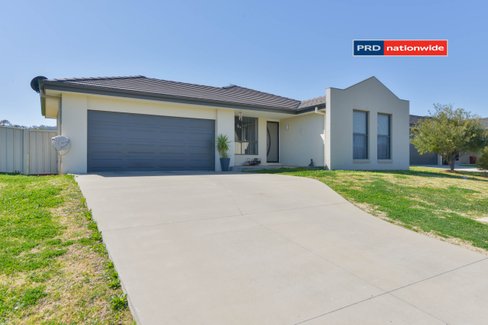 38 Orley Drive, TAMWORTH NSW 2340