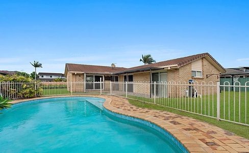 38 Pintail Crescent, BURLEIGH WATERS