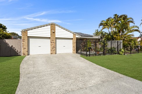 38 Roundelay Drive, VARSITY LAKES QLD 4227