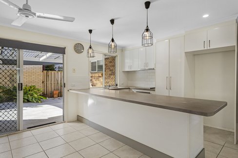 38 Roundelay Drive, VARSITY LAKES QLD 4227