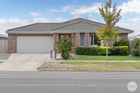 38 Yorkdale Boulevard, WINTER VALLEY