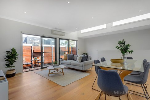 3/82 Collins Street Mentone 3194