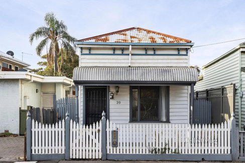 39 Ashworth Street Albert Park 3206