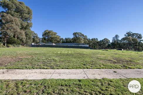 39 Elizabeth Road, CRESWICK VIC 3363
