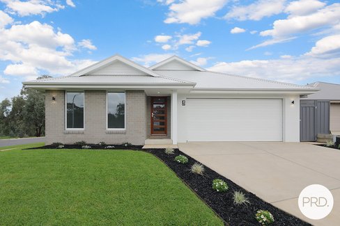 39 Huntington Grove, THURGOONA NSW 2640