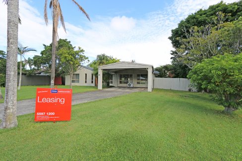 39 Kawana Crescent, ASHMORE QLD 4214