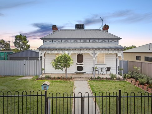 39 Kirkwood Road, EAGLEHAWK VIC 3556