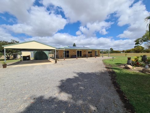 39 Koorawatha Drive, BOROREN QLD 4678