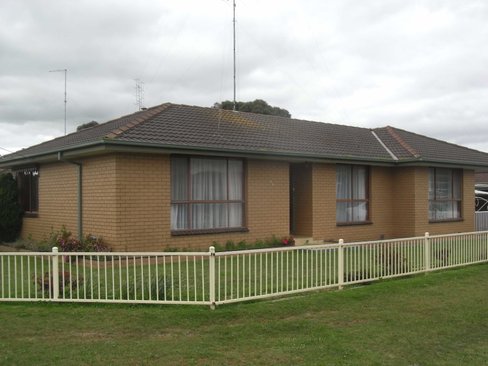 39 McNulty Drive, WENDOUREE VIC 3355