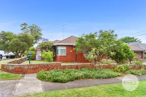 39 McRaes Avenue, PENSHURST NSW 2222