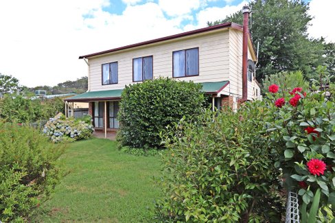 39 Mitchell Avenue, KHANCOBAN NSW 2642