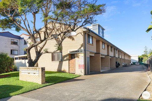 3/9 Proud Street, LABRADOR QLD 4215