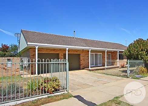 39 Raye Street, TOLLAND NSW 2650