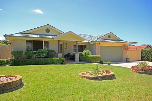 39 Scarborough Way, DUNBOGAN NSW 2443