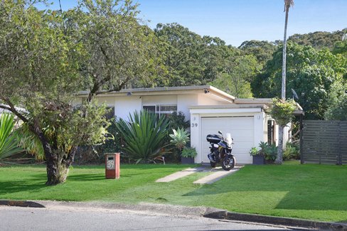 39 Tawarri Crescent, Burleigh Heads QLD 4220