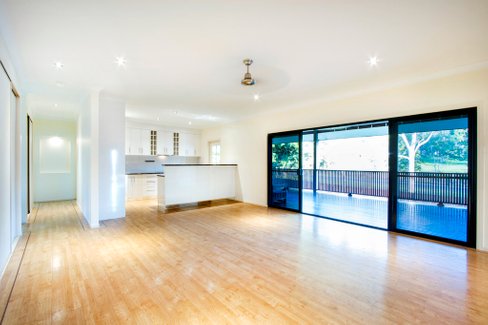 39 Valley Drive, CANNONVALE QLD 4802
