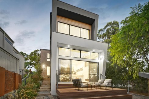 3 91A Arthur Street Eltham 3095