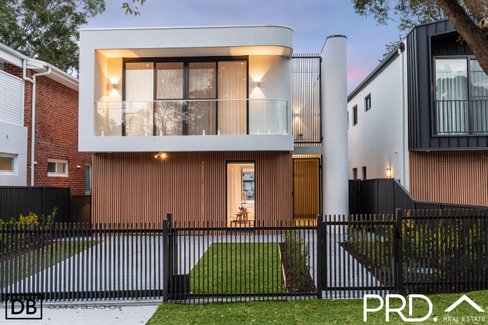 39b Monie Avenue, EAST HILLS NSW 2213