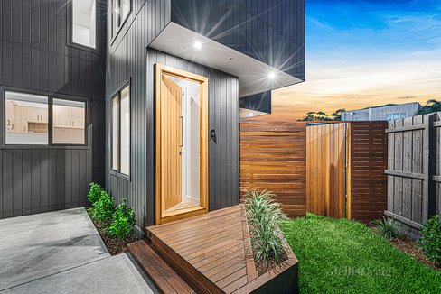 3B/2 Nina Court Bentleigh East 3165