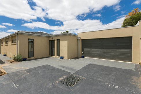 3C High Street, KANGAROO FLAT VIC 3555