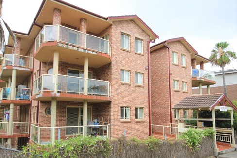 3E/38 Woniora Road, HURSTVILLE NSW 2220