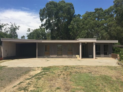 4 Adelaide Street, FLORA HILL VIC 3550