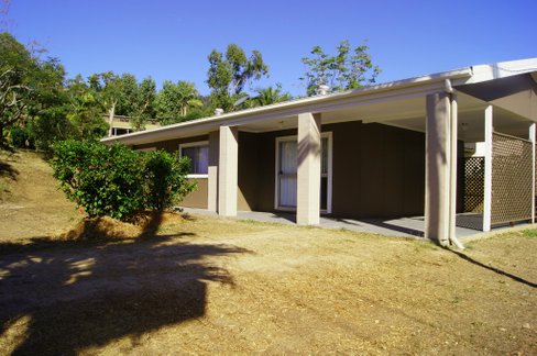 4 Adina Street, CANNONVALE QLD 4802