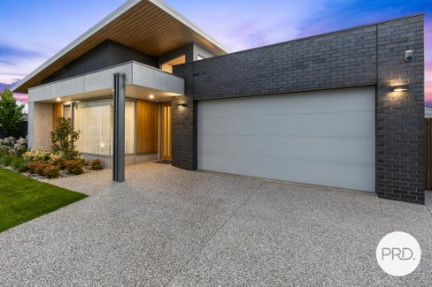 4 Adrianus Street, ALFREDTON VIC 3350