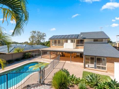 4 Applecross Way, ELANORA QLD 4221
