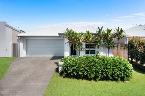 4 Arundel Springs Avenue, ARUNDEL QLD 4214