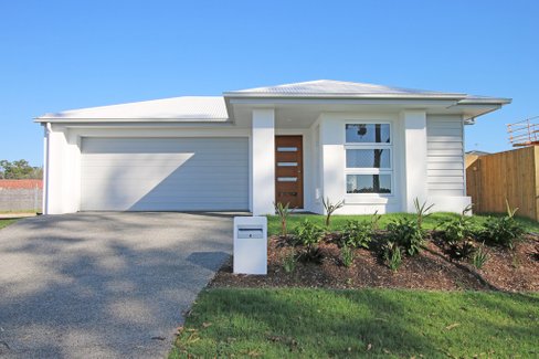 4 Arundel Springs Avenue, ARUNDEL QLD 4214