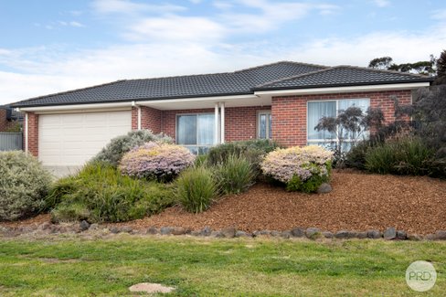 4 Avenwood Close, CANADIAN VIC 3350