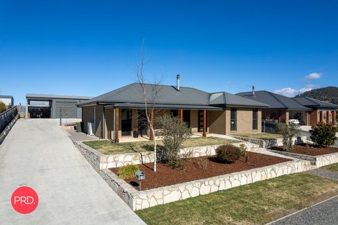 4 Badgery Street, BRAIDWOOD NSW 2622