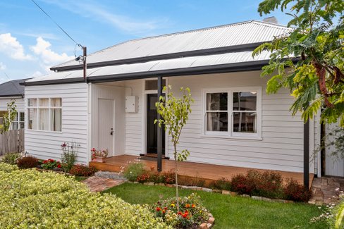 4 Bayswater Road, MOONAH TAS 7009